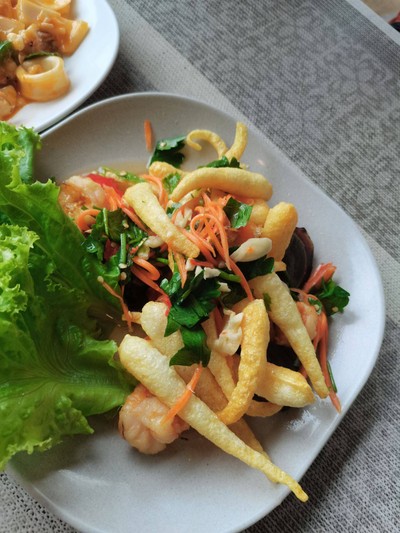 อาหาร หรือ เครื่องดื่ม