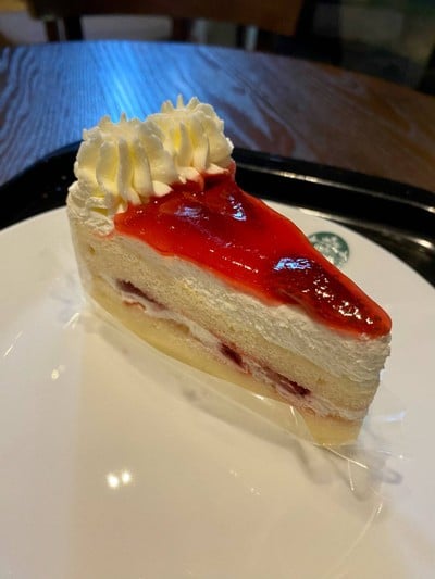 Fresh strawberry cream cake