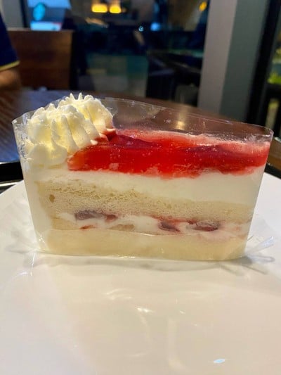 Fresh strawberry cream cake