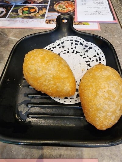 ข้าวเหนียวทอดไส้งาดำ