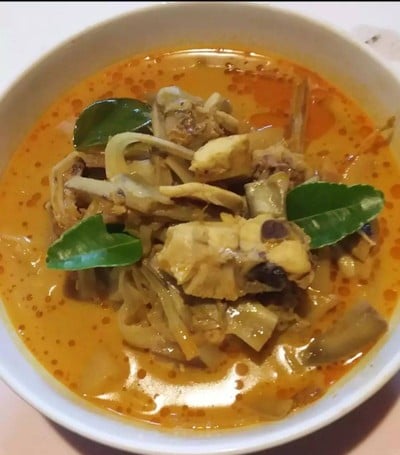 แกงกะทิไก่หยวกกล้วย