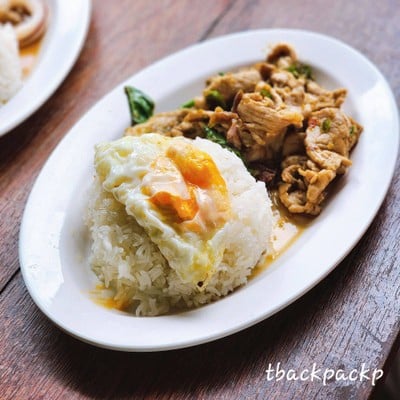 กระเพราหมูชิ้น+ไข่ดาว