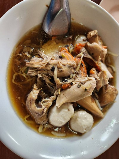 บะหมี่ไก่ตุ๋น