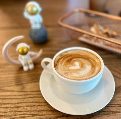 ☕️ Hot Latte. (Price 60 Baht.)