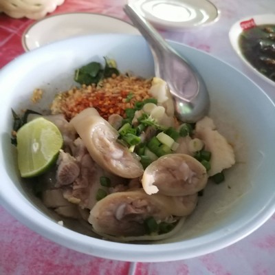เส้นหมี่แห้งหางหมู