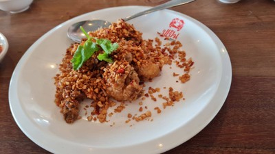 ปูนิ่มทอดกระเทียม