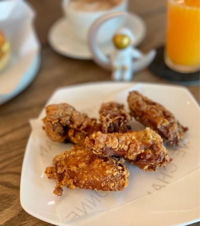 🍗 Hot Chilis Wings. (Price 99 Baht.)