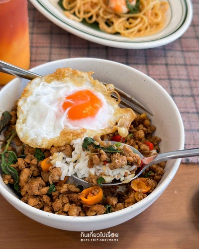 ข้าวกะเพราหมูพริกเหลือง