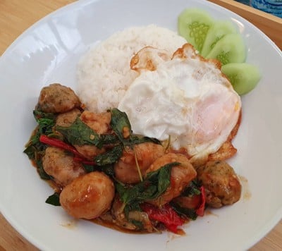 อาหาร หรือ เครื่องดื่ม