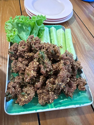 ลาบเป็ดทอด