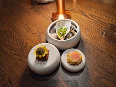 Nongkhai's Thai Wagyu Beef & Huahin's Caviar
Phetchaburi's Oyster & Seaplants
Surat Thani's Blue Crab