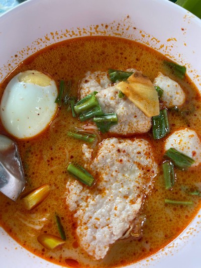 บะหมี่ต้มยำน้ำข้นหมูเด้ง