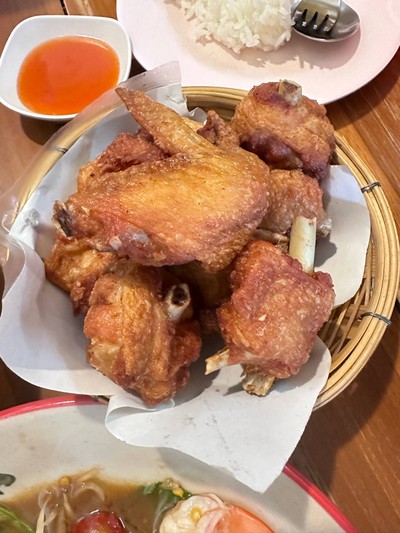 ปีกไก่ทอดน้ำปลา