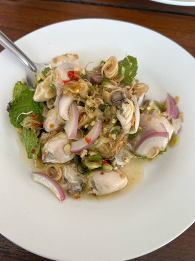 ยำหอยนางรมสด
