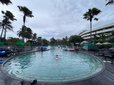 สระว่ายน้ำ/ชายหาด