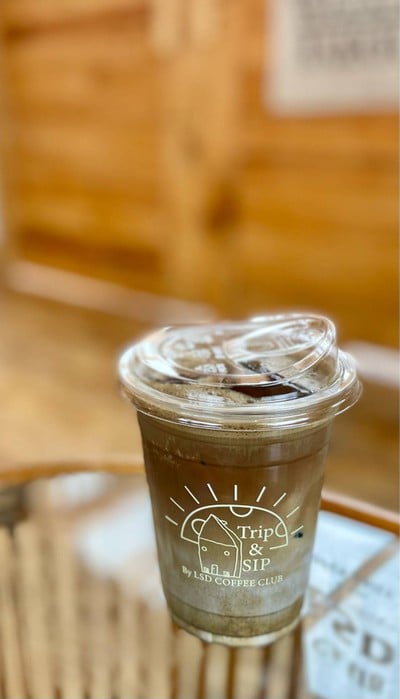 ☕️ Hojicha Coffee Latte. (Price 75 Baht.)