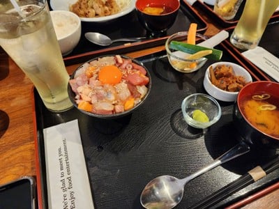 อาหาร หรือ เครื่องดื่ม