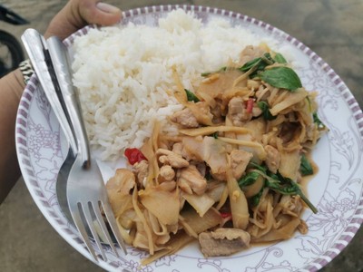 อาหาร หรือ เครื่องดื่ม