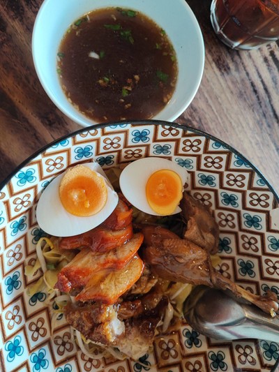 อาหาร หรือ เครื่องดื่ม