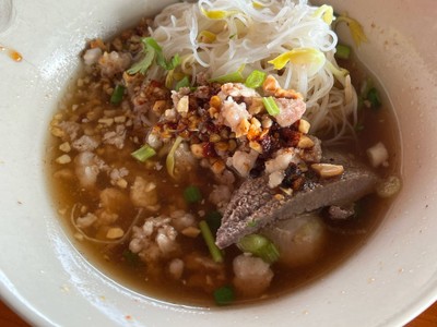 เส้นหมี่ต้มยำ
