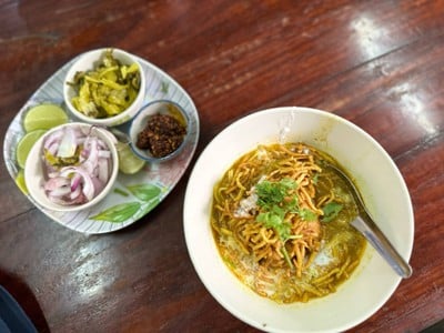 ข้าวซอยไก่