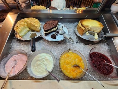 อาหาร หรือ เครื่องดื่ม