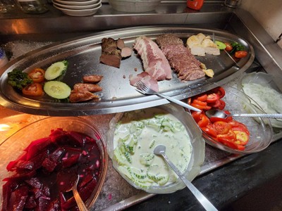 อาหาร หรือ เครื่องดื่ม