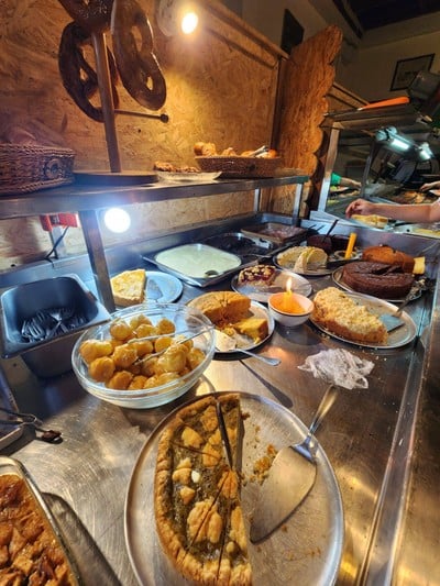 อาหาร หรือ เครื่องดื่ม