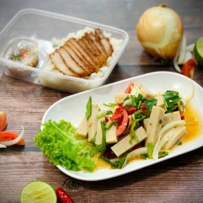 อาหาร หรือ เครื่องดื่ม