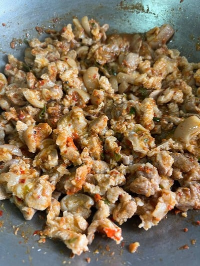 วิธีทำ “ผัดเผ็ดขาหมู”