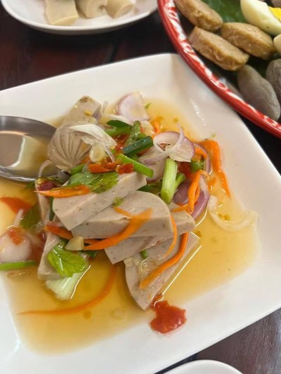 ยำหมูยอ