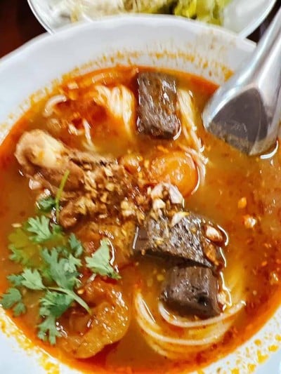 ขนมจีนน้ำเงี้ยว