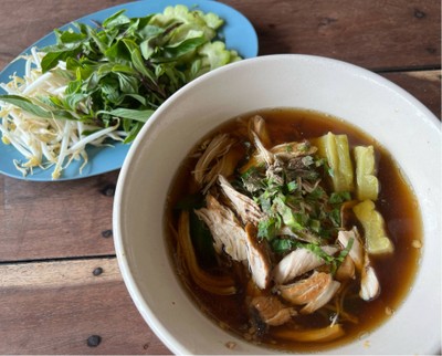 ก๋วยเตี๋ยวไก่มะระ