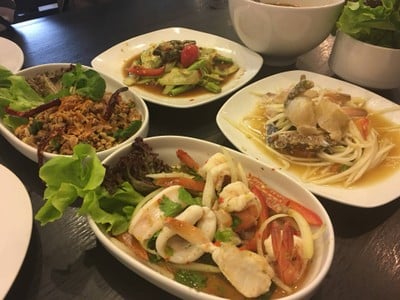 บ้านส้มตำ สาทร