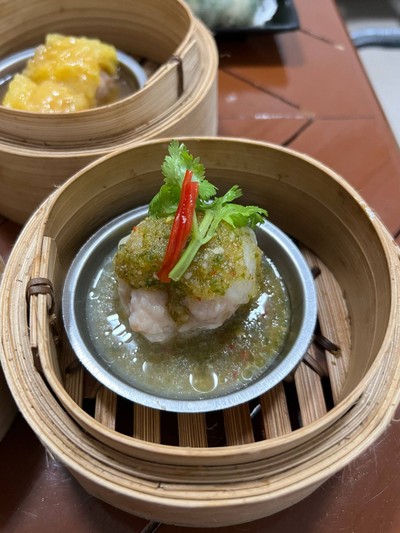 เนื้อปลาห่อกุ้งมะนาว