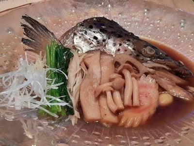 หัวปลาแซลมอนต้มซีอิ้ว