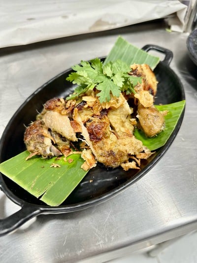 ไก่ย่างกันเองหอมเครื่องเทศหมัก หมักเข้าเนื้อ