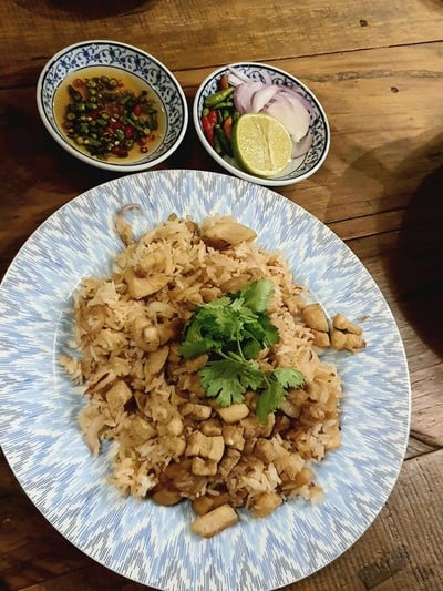 ข้าวผัดกากหมู