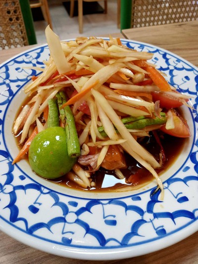 อาหาร หรือ เครื่องดื่ม