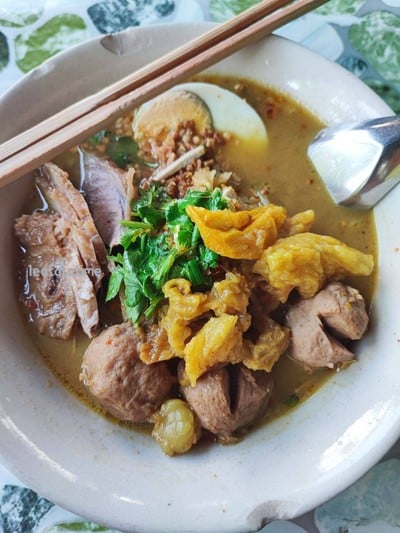 ก๋วยเตี๋ยวน้ำแกง