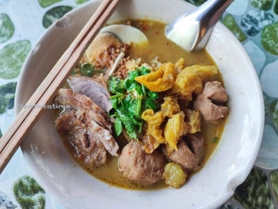 ก๋วยเตี๋ยวน้ำแกง