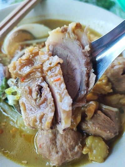 ก๋วยเตี๋ยวน้ำแกง