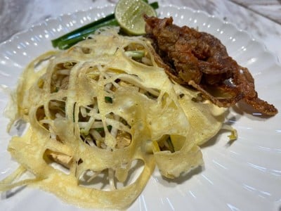 ผัดไทไข่ฝอยปูนิ่ม