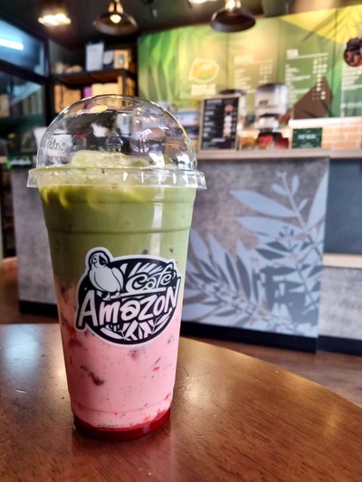 มัทฉะลาเต้สตอเบอร์รี่