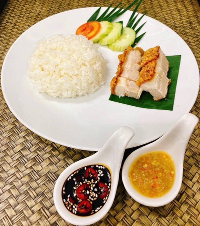 เรินอารีย์ Aree House อาหารพื้นบ้านปากพนังสูตรดั้งเดิม หมูกรอบมันน้อย เมนูนานาชาติเกรดโรงแรม แยกสุเหร่า มัสยิดซอลาฮุดดีน