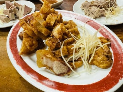 หมูกรอบ