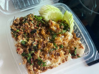 กะเพราหมูสับ