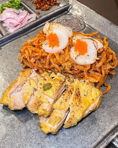 Khao-Sō-i ข้าวโซอิ ซอยคอนแวนต์