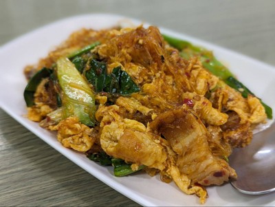ผัดหมื่นลี้หมูกรอบ