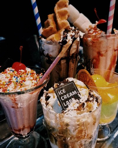 อาหาร หรือ เครื่องดื่ม